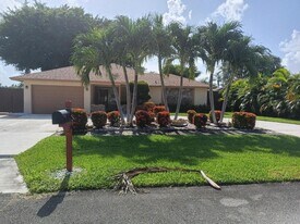 616 White Water Dr in West Palm Beach, FL - Building Photo