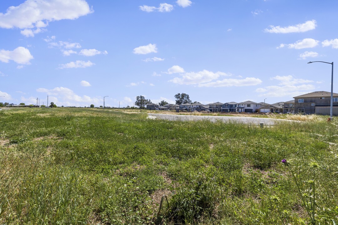 Stoneridge South by D.R. Horton Stoneridge S in Merced, CA - Building Photo