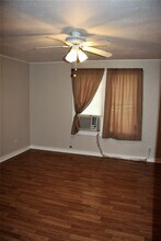 6622 Church St in Wallis, TX - Building Photo - Building Photo