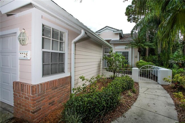 7725 Whitebridge Glen in University Park, FL - Building Photo - Building Photo