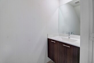4656 NW 83rd Path in Doral, FL - Building Photo - Building Photo
