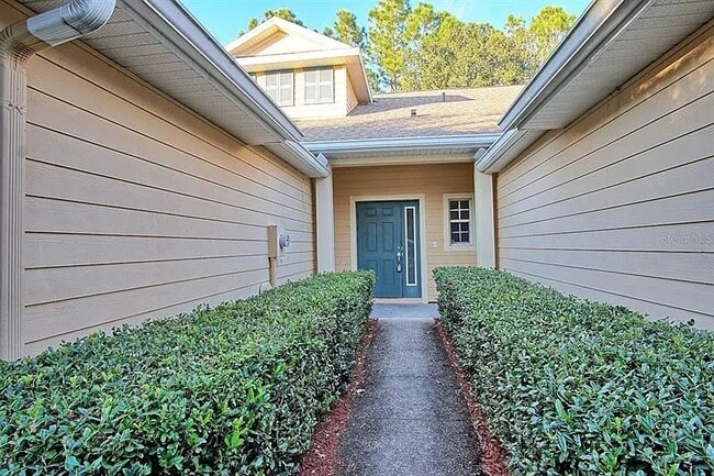 9079 Iron Oak Ave in Tampa, FL - Building Photo - Building Photo