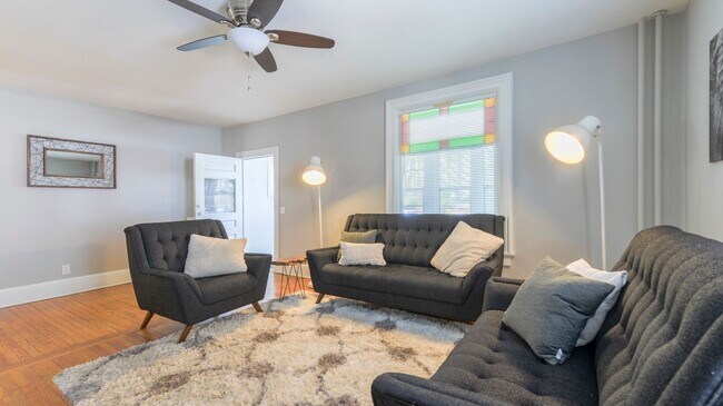 2837-2837 Williams Ave SE in Minneapolis, MN - Building Photo - Building Photo