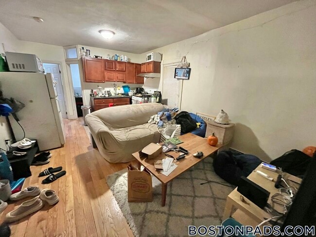 3 Warwick St, Unit 1 in Boston, MA - Foto de edificio - Building Photo