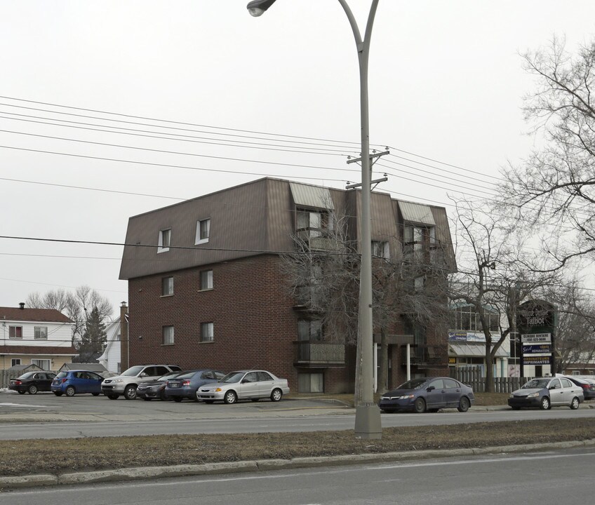 3705 Dagenais Boul O in Laval, QC - Building Photo