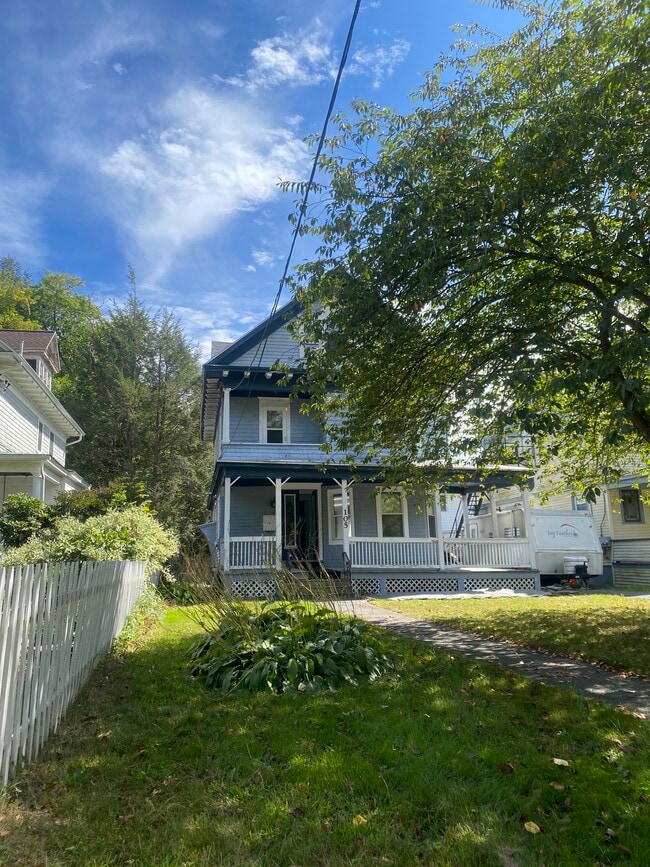 105 Manning Blvd, Unit 1