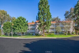 3510 Bahia Blanca W, Unit 3C in Laguna Woods, CA - Building Photo