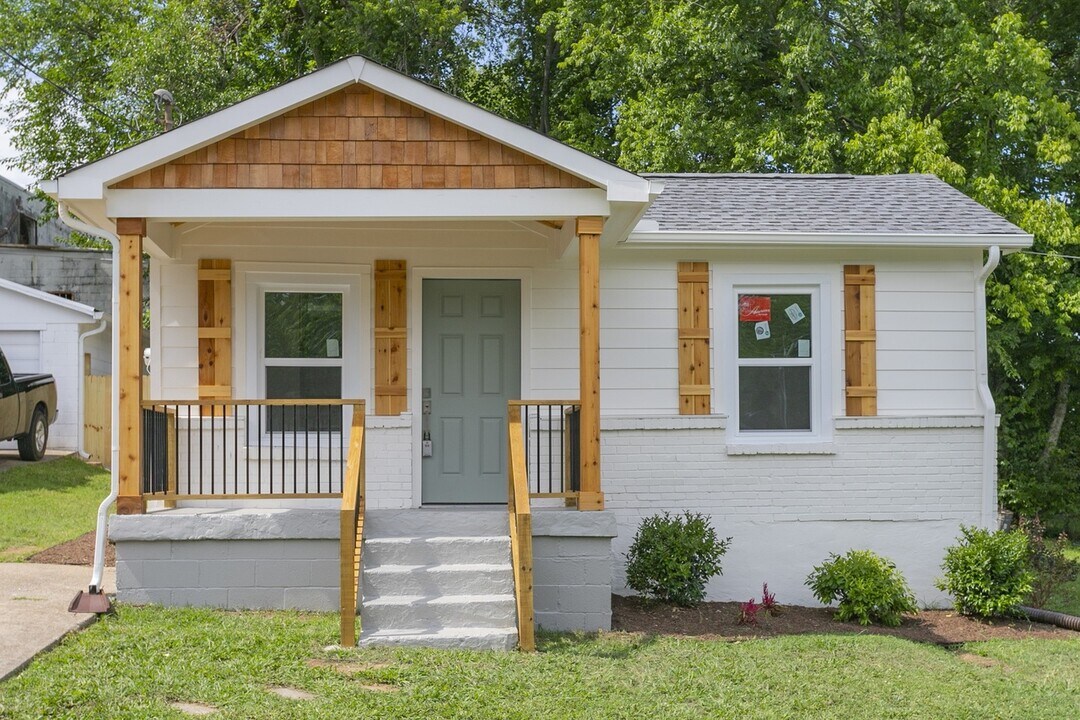 1202 Jennings St in Nashville, TN - Building Photo