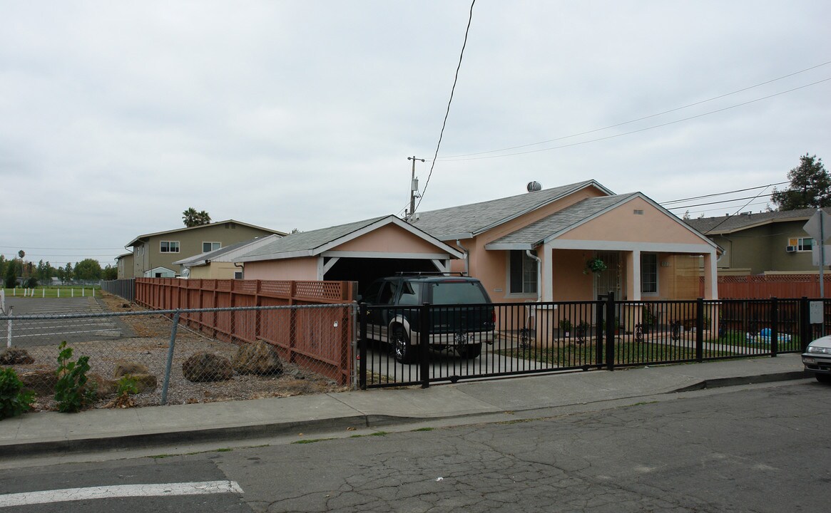 927 Heartwood Ave in Vallejo, CA - Building Photo