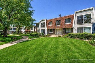 2711 Hobson Rd in Woodridge, IL - Building Photo - Building Photo