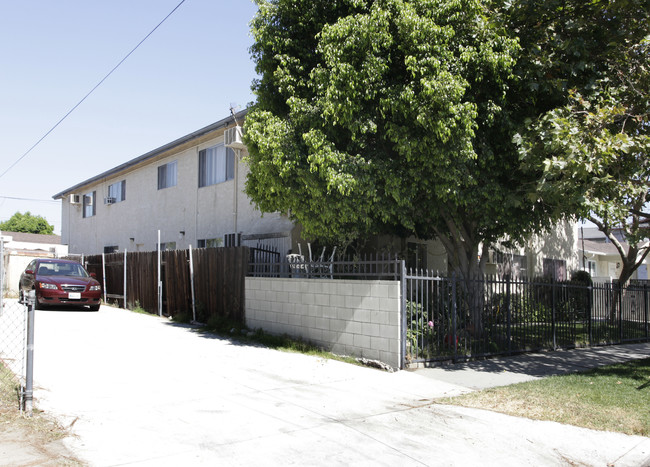 6911 Ben Ave in North Hollywood, CA - Building Photo - Building Photo