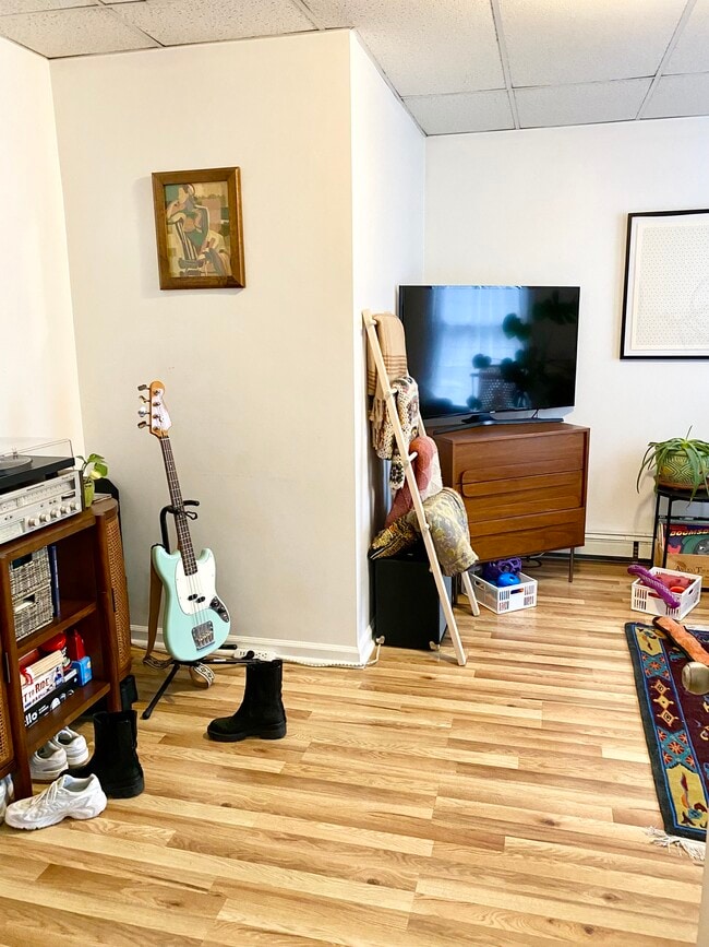 160 Otis St, Unit 1 in Cambridge, MA - Foto de edificio - Building Photo