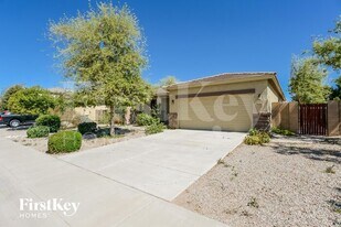 1018 W Corriente Dr in San Tan Valley, AZ - Building Photo