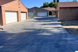 4141 Teal St, Unit 6 in Bakersfield, CA - Building Photo