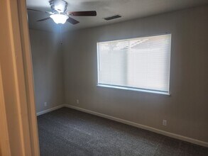 2025 Durango Ln in Modesto, CA - Building Photo - Building Photo