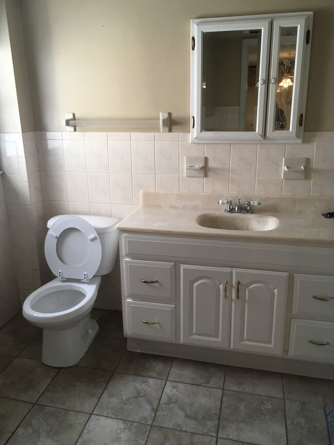 28 Harrison Ave, Unit 2nd floor