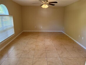 2134 Aitkin Loop in Leesburg, FL - Foto de edificio - Building Photo