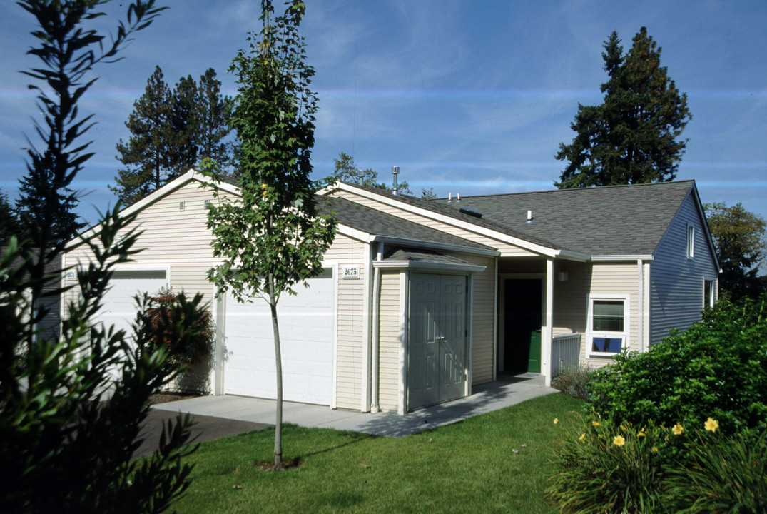 Somerset Villas in Eugene, OR - Building Photo