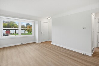 1547 E Atherton Rd in Flint, MI - Building Photo - Building Photo