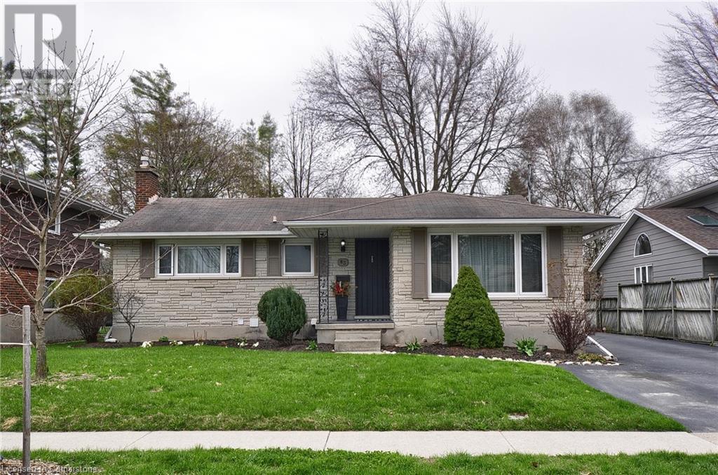 83 Burbank Rd in Kitchener, ON - Building Photo