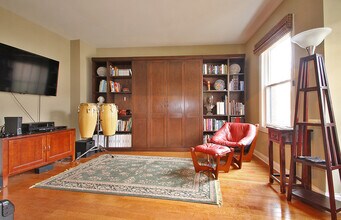 1813 Admiral Ct in Glenview, IL - Building Photo - Building Photo