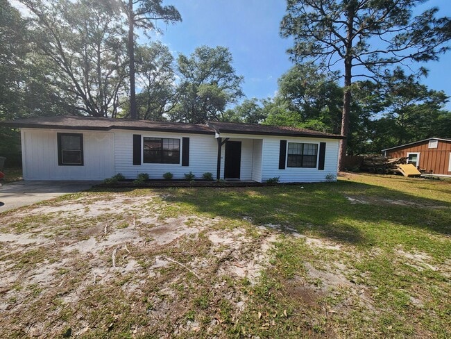 1105 Kelly Dr in Hinesville, GA - Building Photo - Building Photo