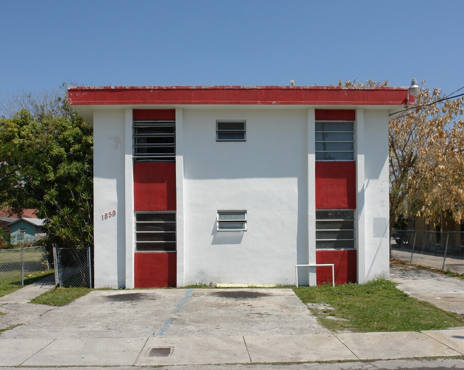 1859 NW 18th Ter in Miami, FL - Building Photo