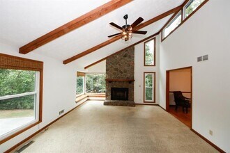 930 Mountain Top Dr NE in Marietta, GA - Building Photo - Building Photo