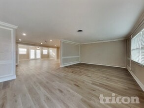 331 Mendez Dr in Sarasota, FL - Building Photo - Building Photo