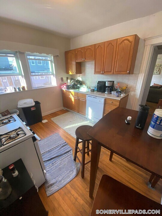 54 Sunset Rd in Somerville, MA - Building Photo