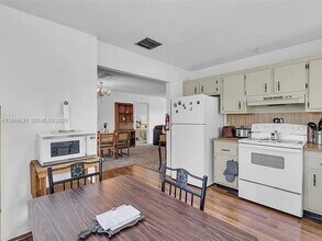 2225 Monroe St in Hollywood, FL - Building Photo - Building Photo