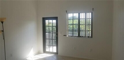 2801 Riverside Dr in Coral Springs, FL - Building Photo - Building Photo