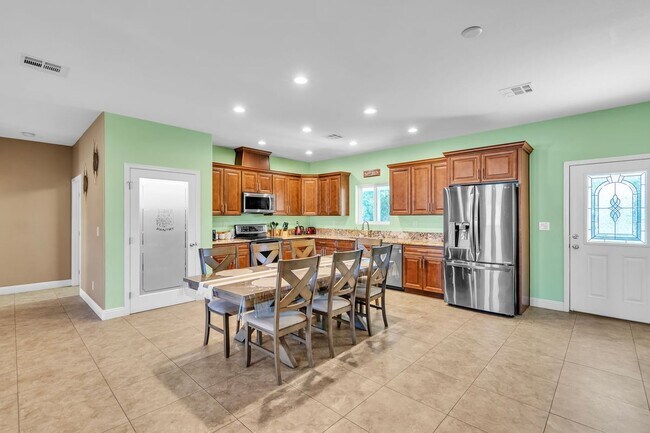 4615 E St Louis Ave in Las Vegas, NV - Building Photo - Building Photo