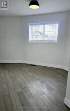52 Pelham Rd in St Catharines, ON - Building Photo - Building Photo