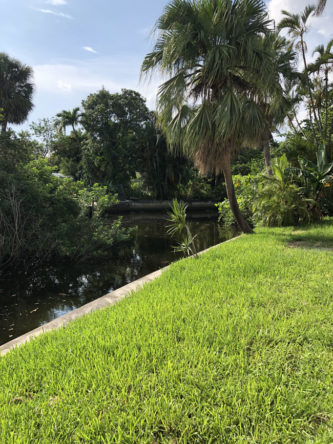 Boulevard Villas in Oakland Park, FL - Building Photo - Other