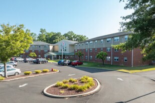 Lamont Plaza in Fairless Hills, PA - Building Photo