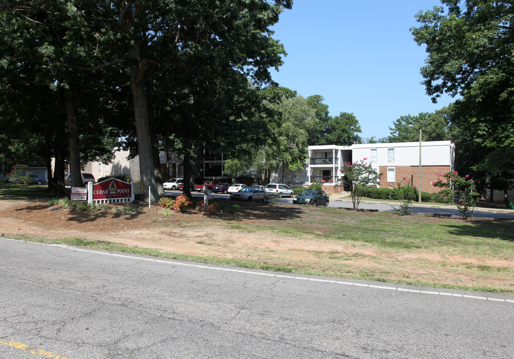 Cedar Point Apartments in Raleigh, NC - Foto de edificio