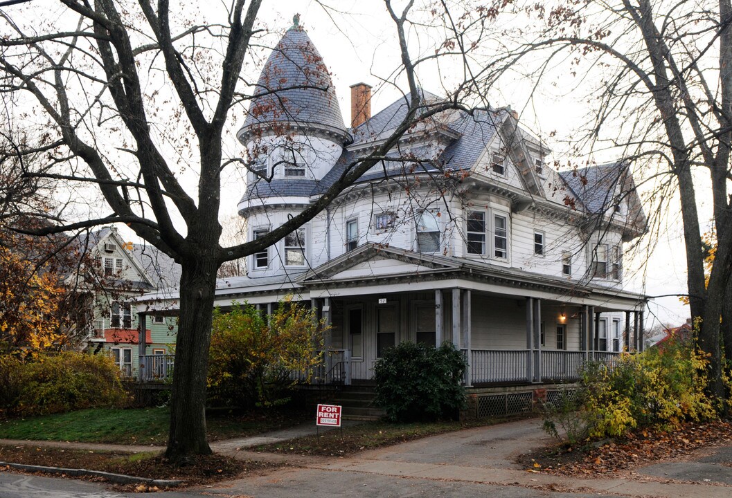 52 Pleasant St in Marlborough, MA - Foto de edificio