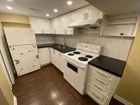 103 Pandora Cir in Toronto, ON - Building Photo