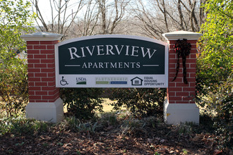 Riverview Apartments in Eden, NC - Foto de edificio - Building Photo