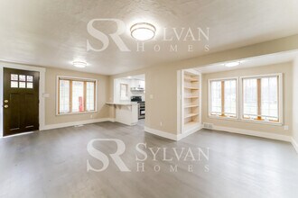 1108 Boyerview St in Bethel Park, PA - Building Photo - Building Photo