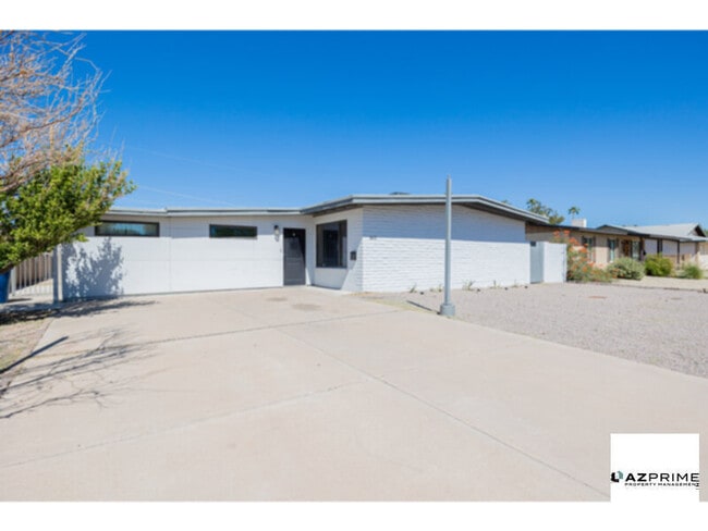 property at 1612 E Gaylon Dr