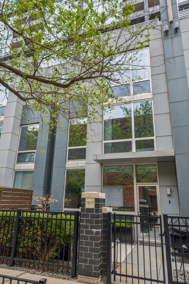 1917 S Calumet Ave in Chicago, IL - Building Photo - Building Photo