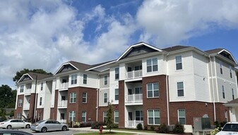 Centre Court Apartments in Greenville, NC - Building Photo