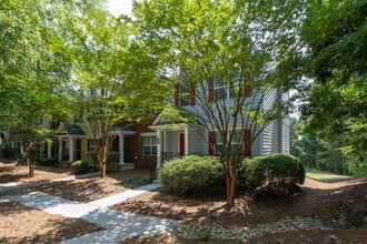 1214 Charleston Ct in Woodstock, GA - Foto de edificio - Building Photo