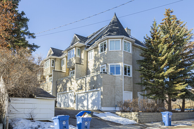 1611 21 Av SW in Calgary, AB - Building Photo - Building Photo