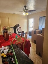 3210 NW 82nd St in Miami, FL - Building Photo - Building Photo