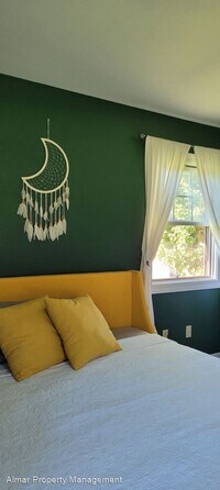 724 S Summit St photo'