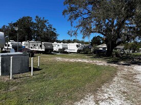 4425 Transue Dr in Zephyrhills, FL - Building Photo