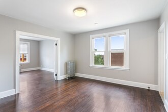 106 Silver St in New Britain, CT - Building Photo - Building Photo